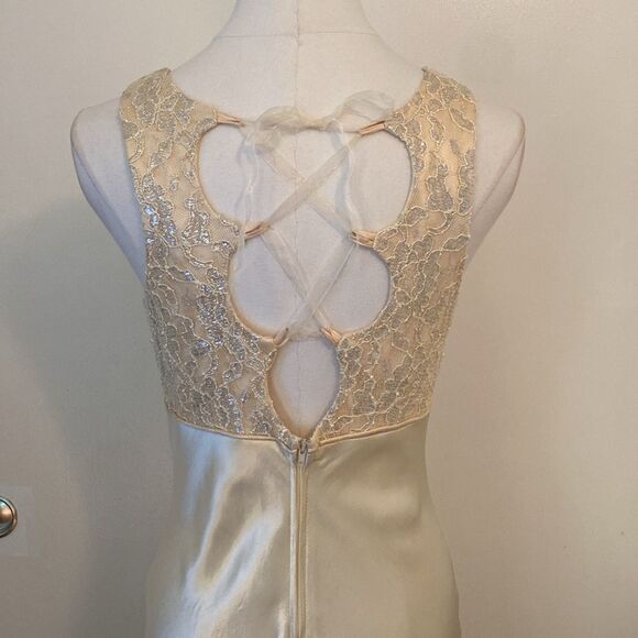 Vintage 90's Champagne/ Cream Lace Bodice Satin Maxi Gown Size 7/8 - Picture 7 of 15